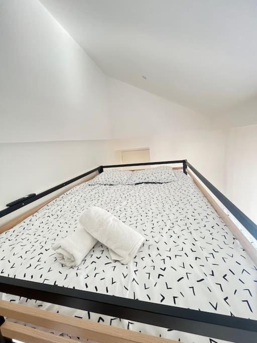 Banjul - Bel Appartement A 랭스 외부 사진